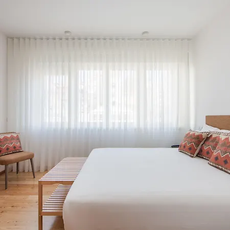 Citybreak-apartments Sa Da Bandeira Апартаменты *