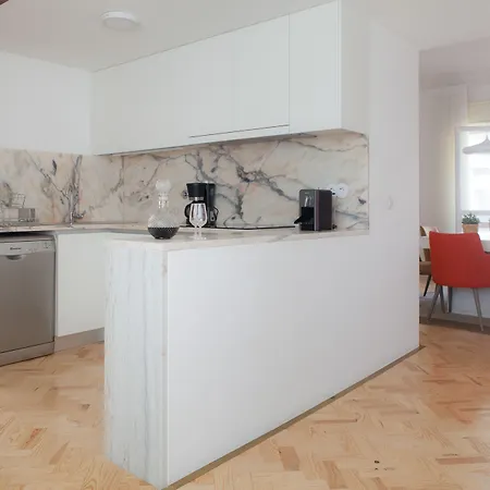 Citybreak-apartments Sa Da Bandeira Апартаменты *