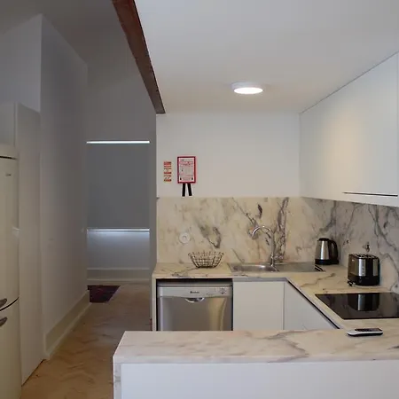 Citybreak-apartments Sa Da Bandeira Апартаменты *